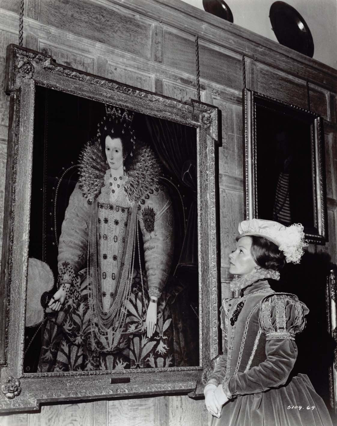 Vanessa Redgrave MARY, QUEEN OF SCOTS set of 35 original 8x10 press photos 1971