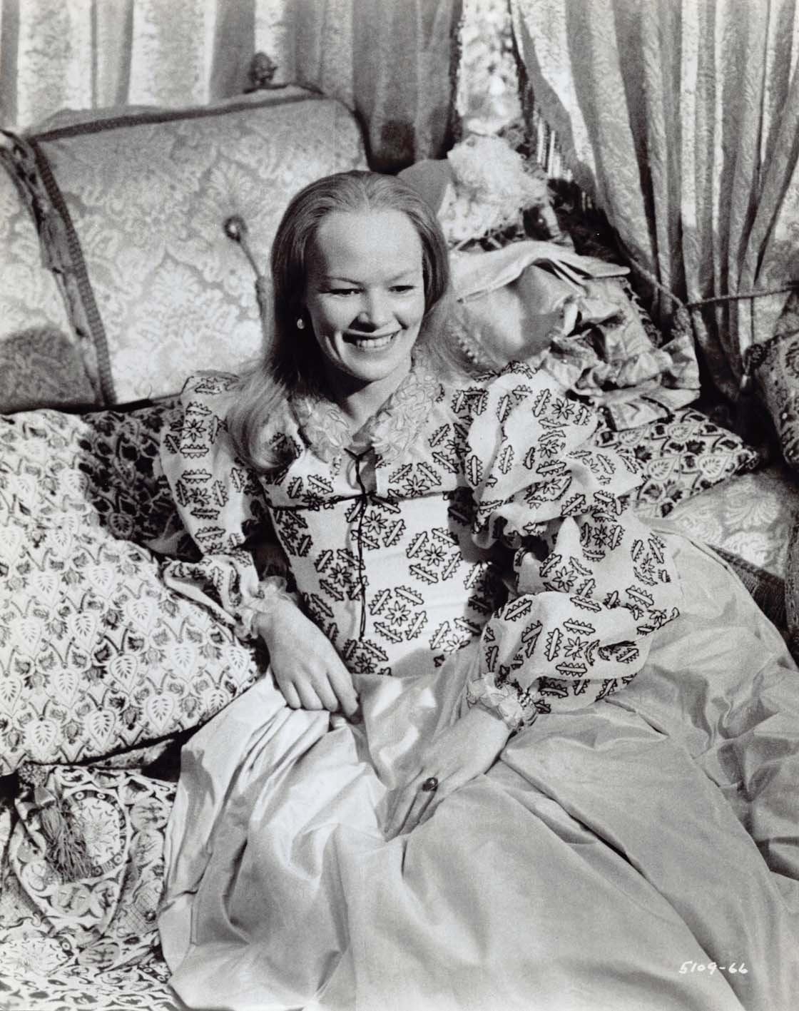 Vanessa Redgrave MARY, QUEEN OF SCOTS set of 35 original 8x10 press photos 1971