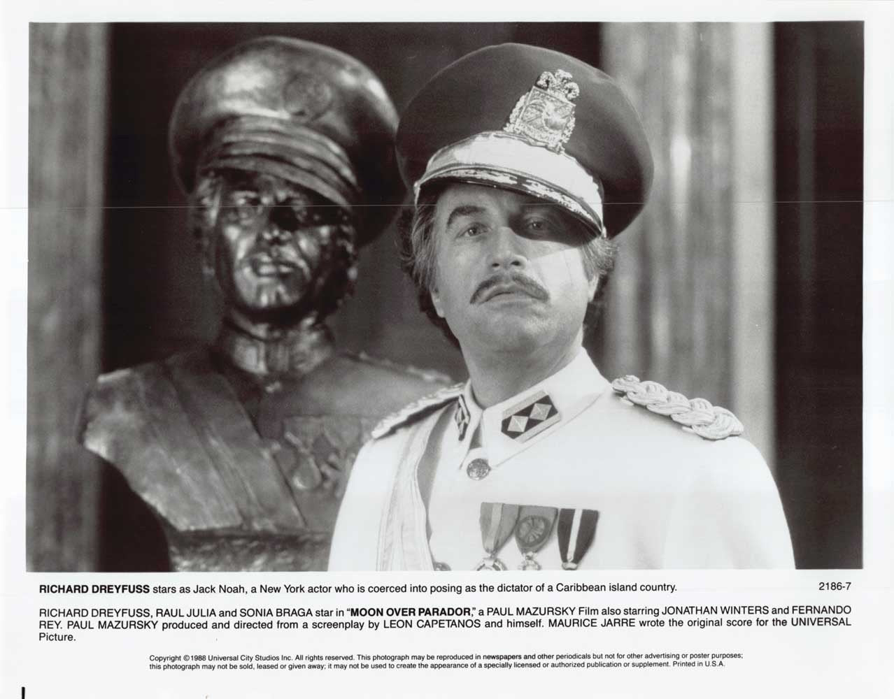 Richard Dreyfuss MOON OVER PARADOR original 10x8 press photo 1988