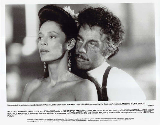 MOON OVER PARADOR Sonia Braga Richard Dreyfuss original 10x8 press photo 1988