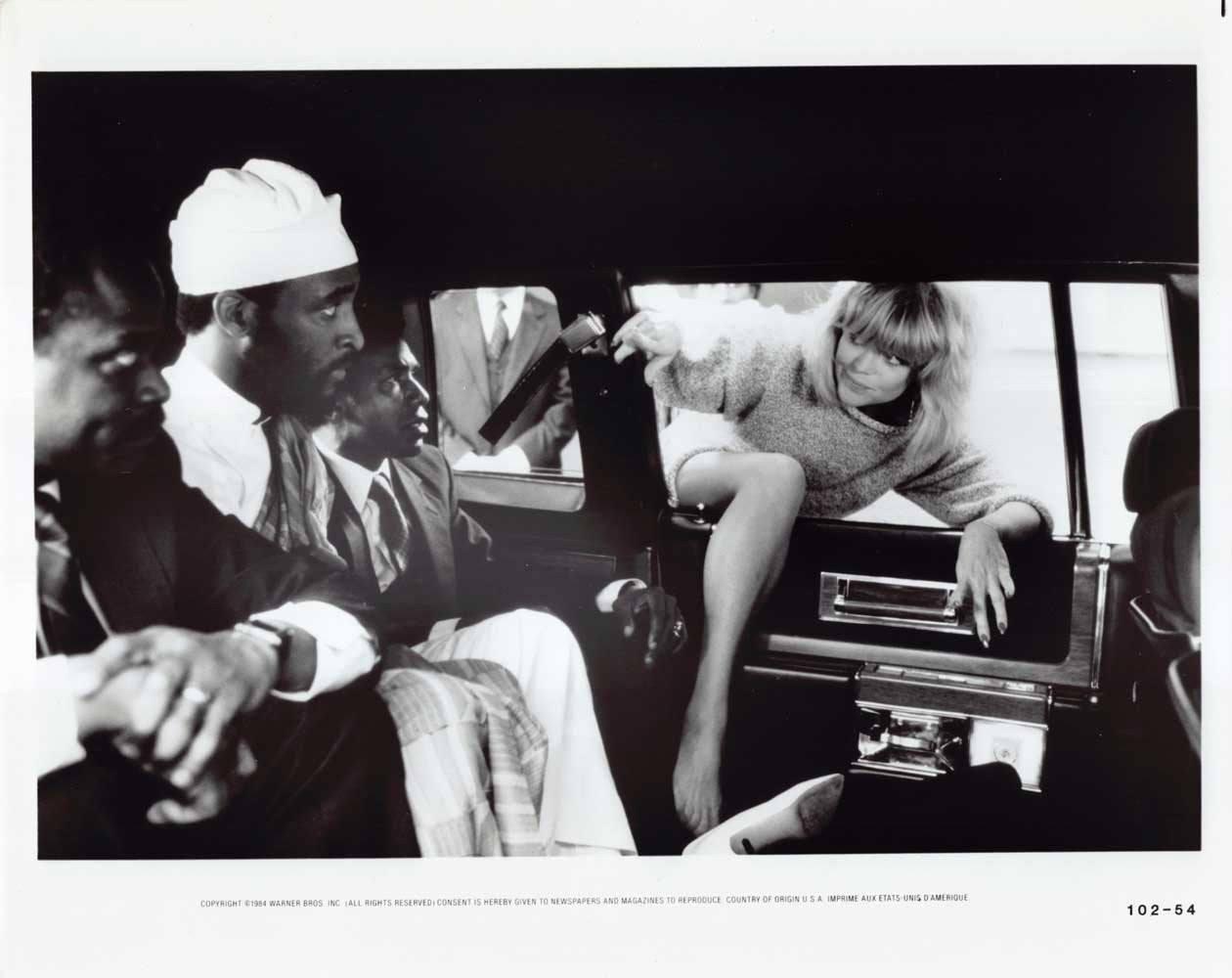 Goldie Hawn PROTOCOL climbing through door original studio 10x8 press photo 1984