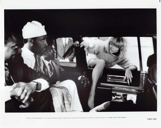 Goldie Hawn PROTOCOL climbing through door original studio 10x8 press photo 1984