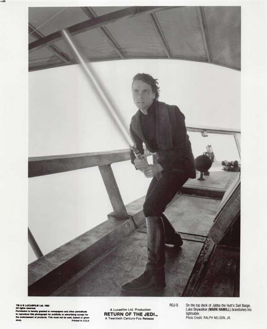 Mark Hamill Star Wars RETURN OF THE JEDI lightsaber original press photo 1983