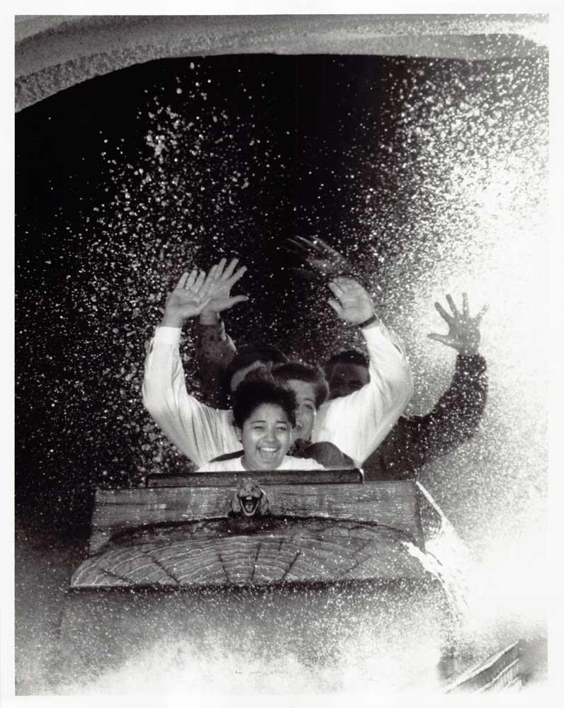 Disney SPLASH MOUNTAIN media press kit with 8x10 photos 1988