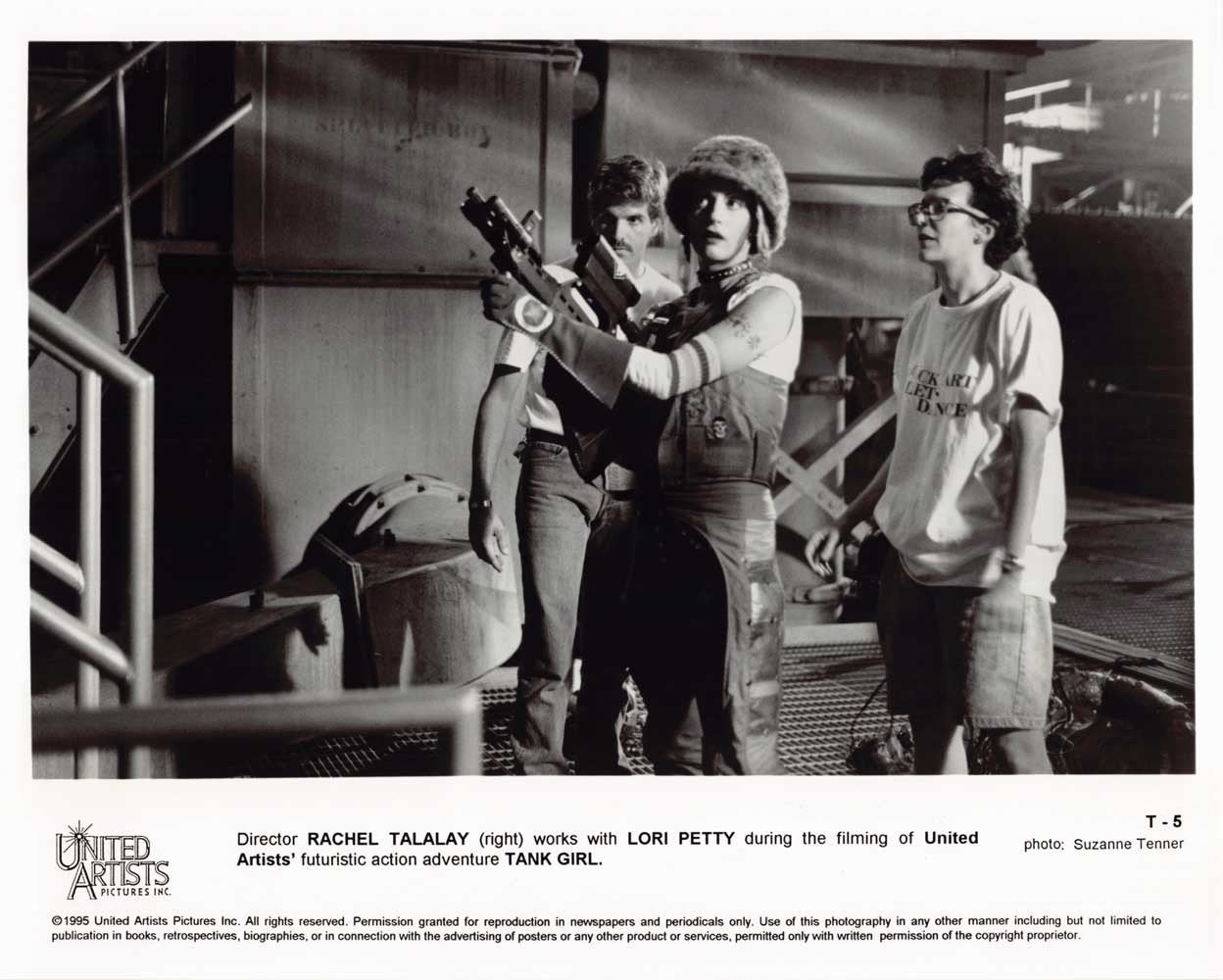 Lori Petty TANK GIRL Rachel Talalay original 10x8 press photo 1994