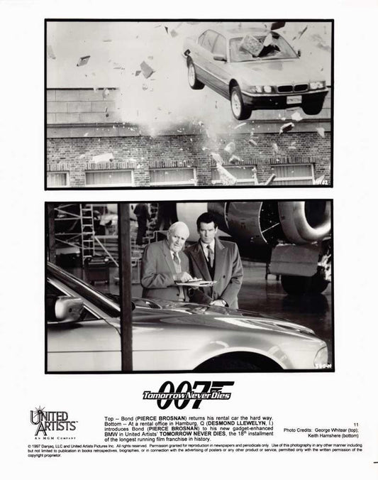 P Brosnan TOMORROW NEVER DIES D LLewelyn original 8x10 photo James Bond 007