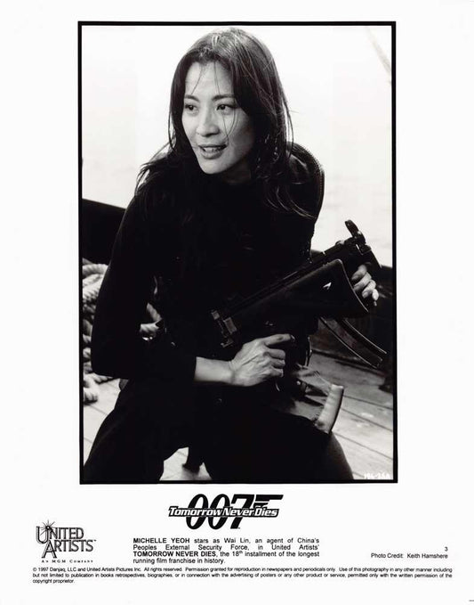 Michelle Yeoh TOMORROW NEVER DIES original 8x10 press photo 1997 James Bond 007