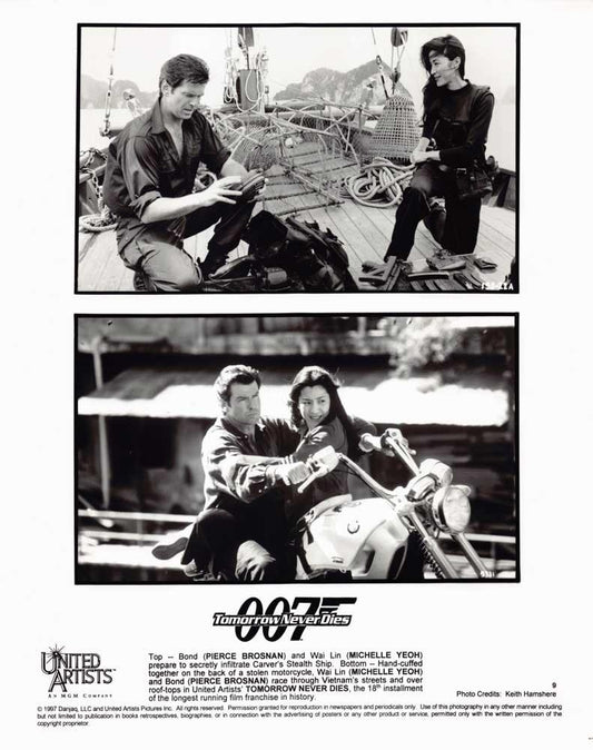 P Brosnan TOMORROW NEVER DIES M Yeoh original 8x10 photo James Bond 007