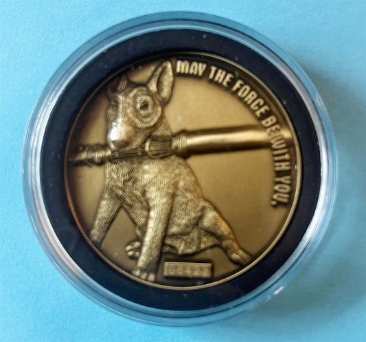 STAR WARS Episode III Target Dog WAITING IN LINE collector coin 2005