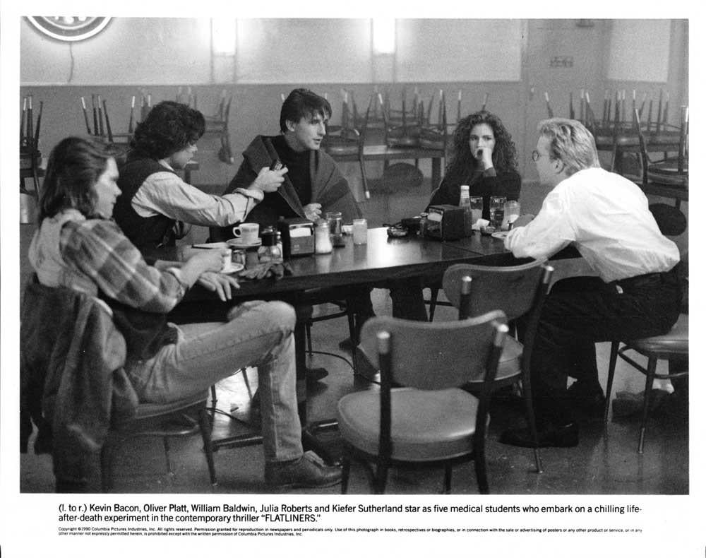 Kevin Bacon FLATLINERS Kiefer Sutherland Julia Roberts original press photo 1990